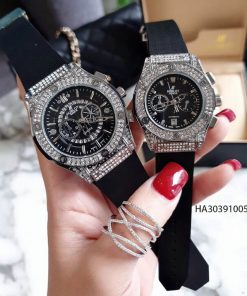 dong ho hublot gia 1 trieu aHR0cHM6Ly9kb25naG94aXRlZW4uY29tL3dwLWNvbnRlbnQvdXBsb2Fkcy8yMDIwLzEwL0hBMzAzOTEwMDUtSFVCTE9ULTUtMjQ3eDI5Ni5qcGc=