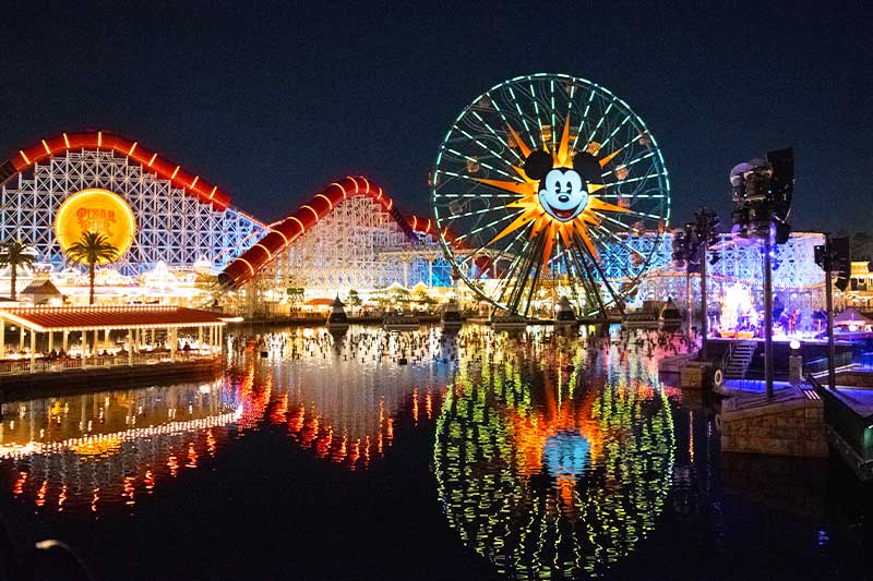Giá Disneyland 2023