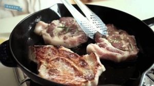 Cách làm thịt lợn bít tết