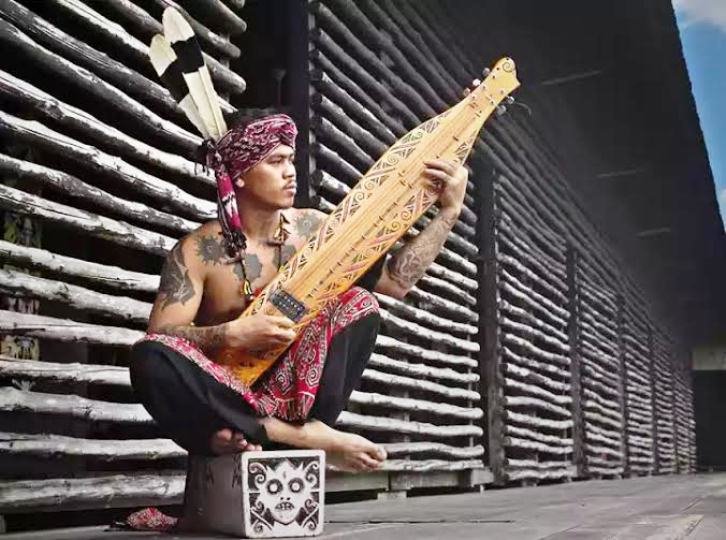 Jenis alat musik sampek berasal dari daerah