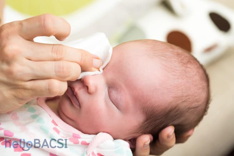 Is it okay for babies to swallow physiological saline?